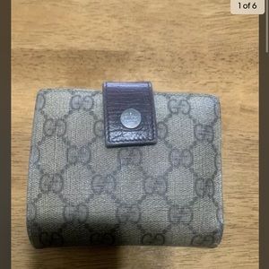 Gucci bi fold wallet